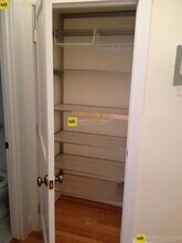 1064 Beacon St, Unit 8 in Brookline, MA - Foto de edificio - Building Photo