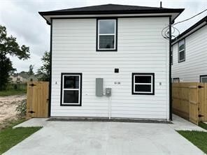 8128 Sterlingshire St in Houston, TX - Foto de edificio - Building Photo