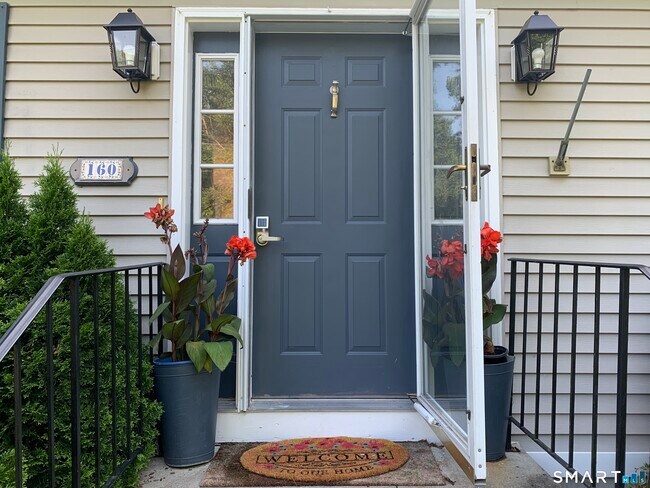 160 Russell St in Groton, CT - Building Photo - Building Photo