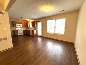 7127 Black Mountain Dr in Louisville, KY - Building Photo - Building Photo