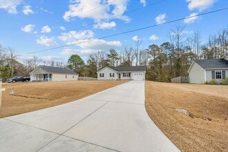 322 Reid Ct N in Jacksonville, NC - Building Photo - Building Photo