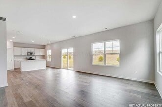 143 Brookside Dr in Jeffersonville, OH - Building Photo - Building Photo