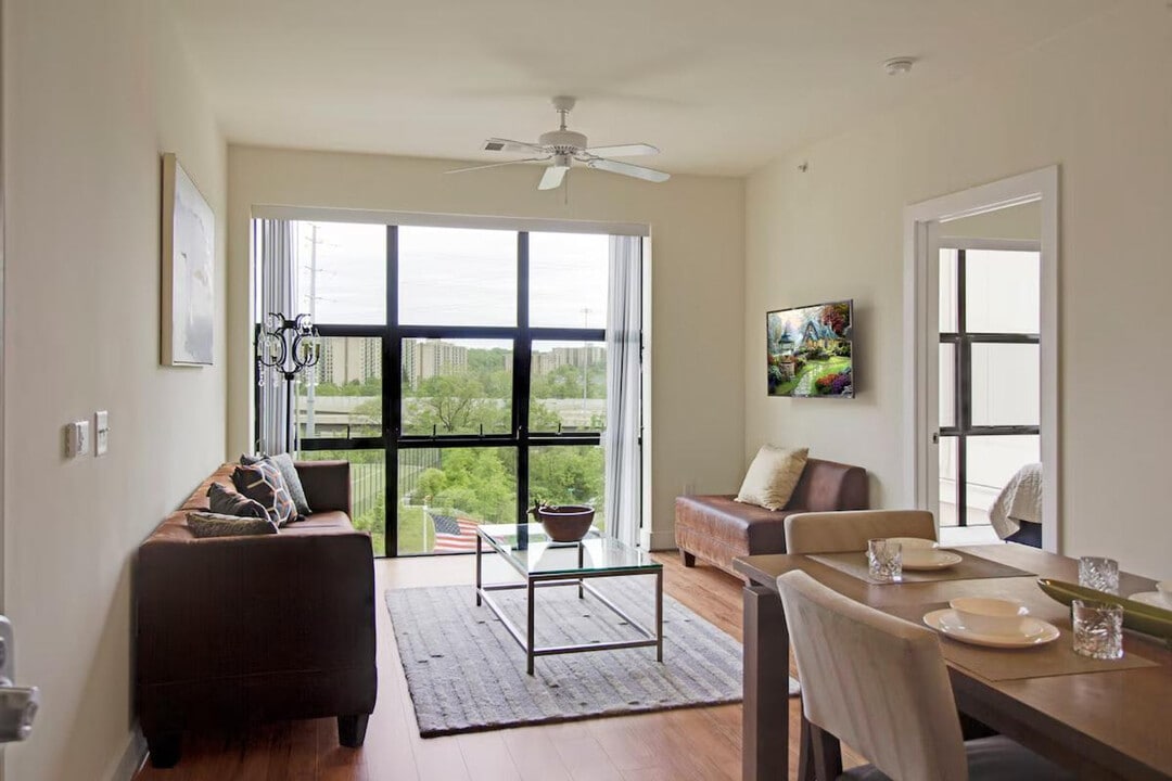 200 S Peyton St, Unit ID1395504P in Alexandria, VA - Foto de edificio