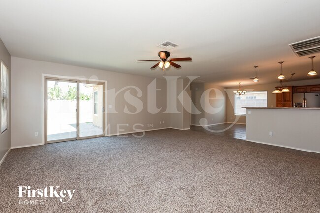 2050 W Hayden Peak Dr in San Tan Valley, AZ - Building Photo - Building Photo