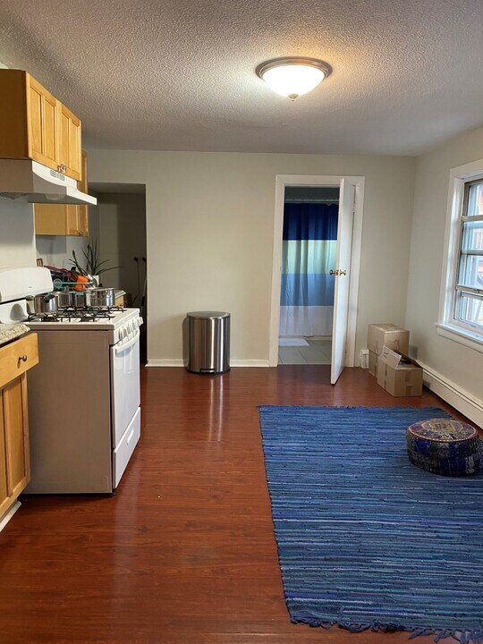 18 Durham St, Unit 10 in Boston, MA - Building Photo
