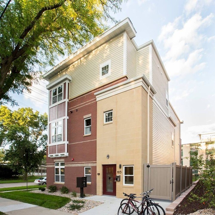 Greenbush Apartments in Madison, WI - Building Photo