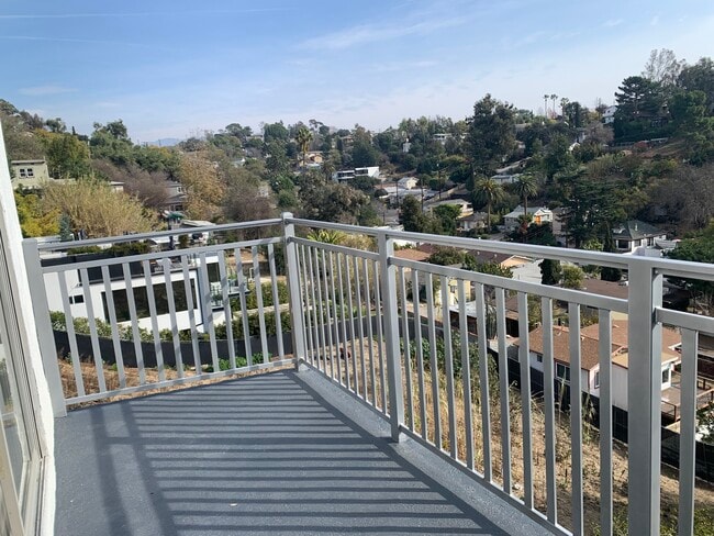 property at 2006 N Alvarado St