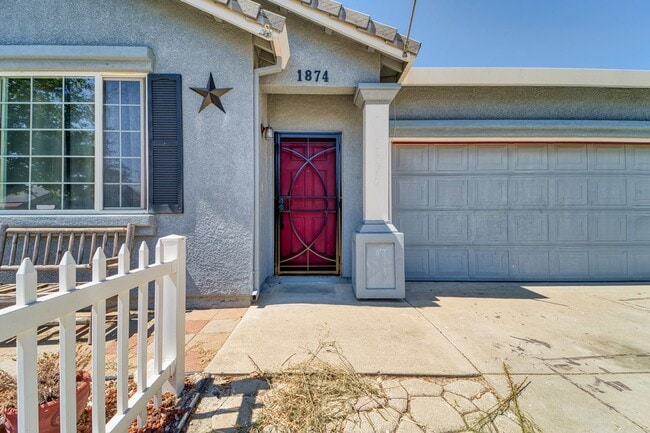 1874 Woodland Dr in Yuba City, CA - Building Photo - Building Photo