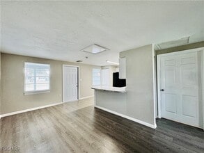 331 Tarpon Dr in Cape Coral, FL - Building Photo - Building Photo