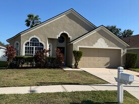 1628 Maximilian Dr in Zephyrhills, FL - Building Photo