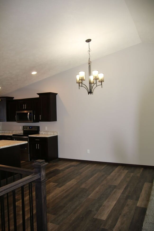 3606 S Outfield Cir in Sioux Falls, SD - Building Photo - Building Photo