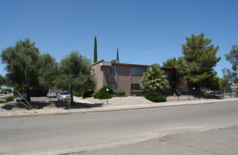 Corleone Apartments in Tucson, AZ - Building Photo - Building Photo