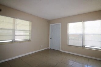 1205 W 24th St in West Palm Beach, FL - Building Photo - Building Photo