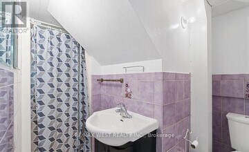 14 Maxim Crescent in Toronto, ON - Building Photo - Building Photo