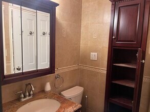 421 E 78th St in New York, NY - Building Photo - Building Photo