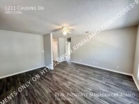 1211 Churing Dr in San Antonio, TX - Foto de edificio - Building Photo