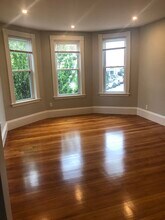 24 Pond St, Unit 2 in Boston, MA - Building Photo - Building Photo