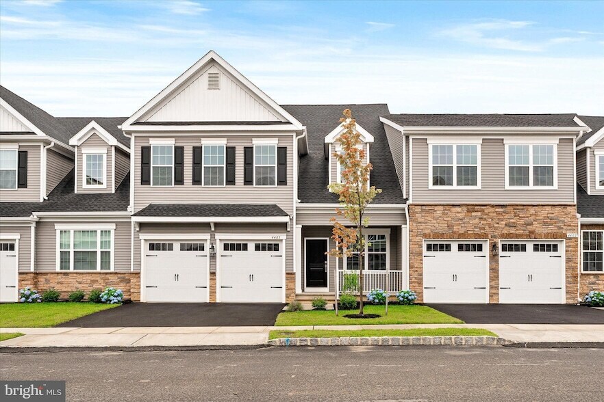 4403 Thompson Dr in West Windsor Township, NJ - Building Photo