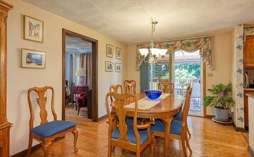 6 Fairfax St in Burlington, MA - Foto de edificio - Building Photo