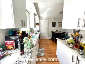 34 Leonard St, Unit 1 in Somerville, MA - Building Photo - Building Photo