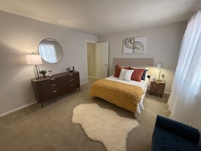 Willows on Weidman in Ballwin, MO - Building Photo - Building Photo