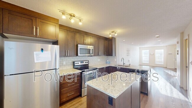 property at 2400-2400 Ravenswood View SE