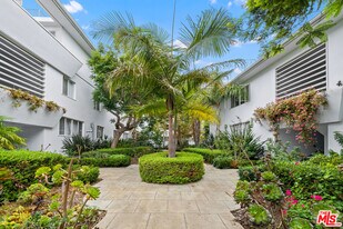 140 San Vicente Blvd in Santa Monica, CA - Building Photo