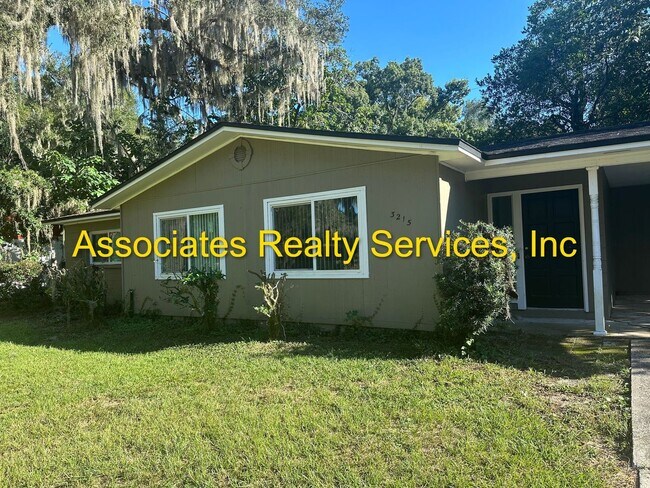 3215 NW 52nd Pl in Gainesville, FL - Building Photo - Building Photo