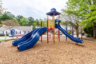 Estates at Bellwood Apartment Homes in Greenville, SC - Foto de edificio - Building Photo