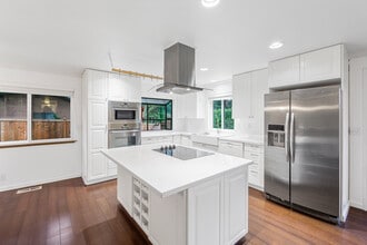17729 Spruce Way in Lynnwood, WA - Building Photo - Building Photo