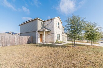 13456 Sendero Roble in San Antonio, TX - Building Photo - Building Photo