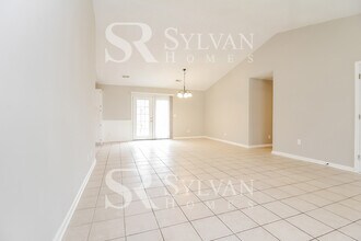 520 Country Garden Dr in Fountain Inn, SC - Building Photo - Building Photo