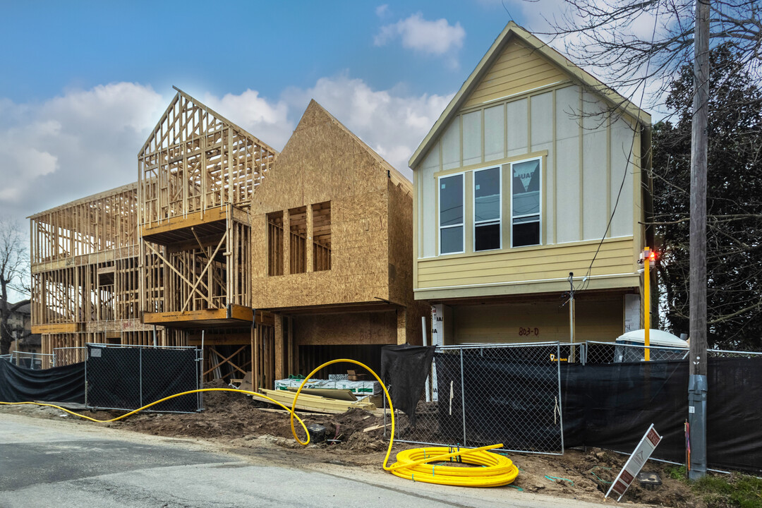 Martin Street Place in Houston, TX - Building Photo