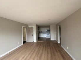 200 Spruce St in Moncton, NB - Building Photo