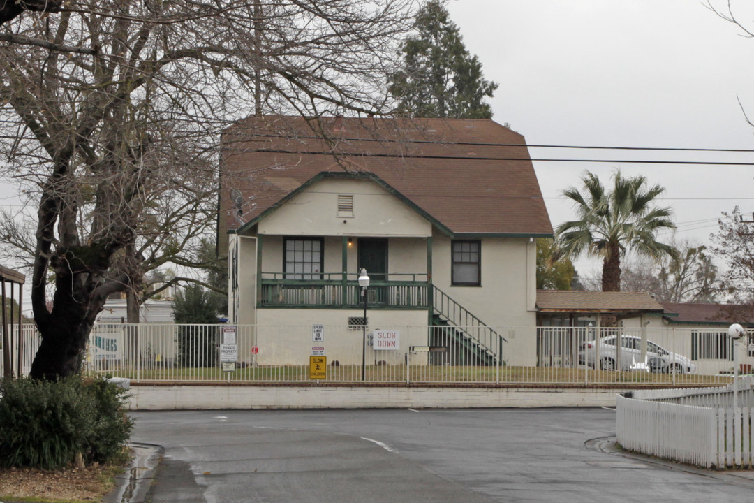 Camellia Gardens in Sacramento, CA - Foto de edificio