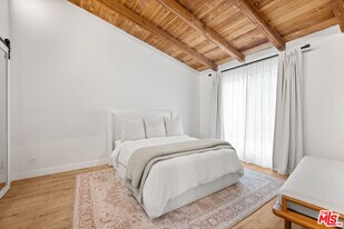 621 California Ave in Santa Monica, CA - Building Photo