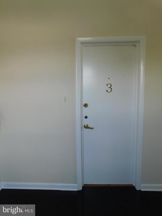 113 W Boscawen St in Winchester, VA - Building Photo