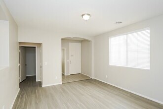 1928 Caribou Creek Ct in North Las Vegas, NV - Building Photo - Building Photo