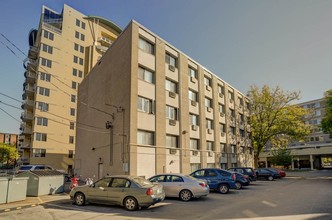 University Square Apartments in Madison, WI - Foto de edificio - Building Photo