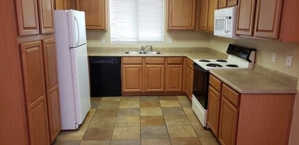 2434 S 83rd Dr in Tolleson, AZ - Building Photo - Building Photo