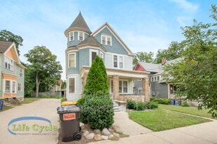 250 Henry Ave SE in Grand Rapids, MI - Building Photo