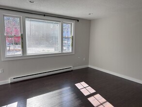 41 Groton St in Pepperell, MA - Building Photo - Building Photo