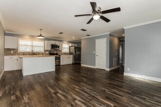 1209 NE 6th Ct in Crystal River, FL - Building Photo - Building Photo