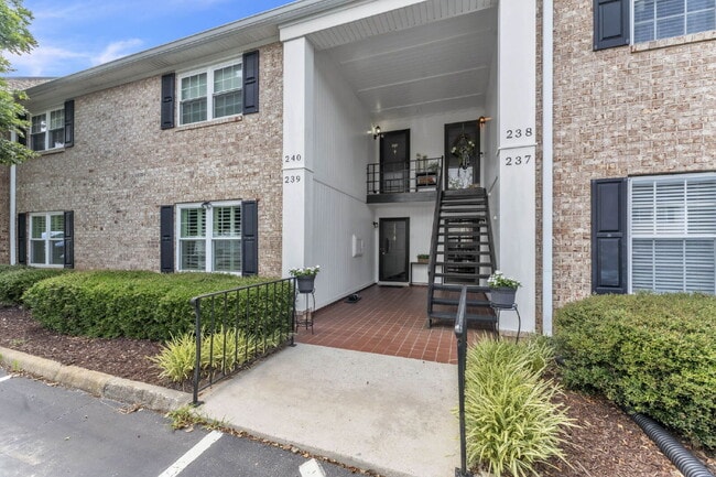 925 Cleveland St in Greenville, SC - Building Photo - Building Photo