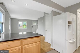 2340 Fairview Terrace in Alexandria, VA - Building Photo - Building Photo