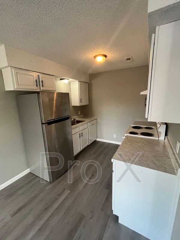 1015 S St Louis Ave-Unit -Apt 8 in Joplin, MO - Building Photo - Building Photo