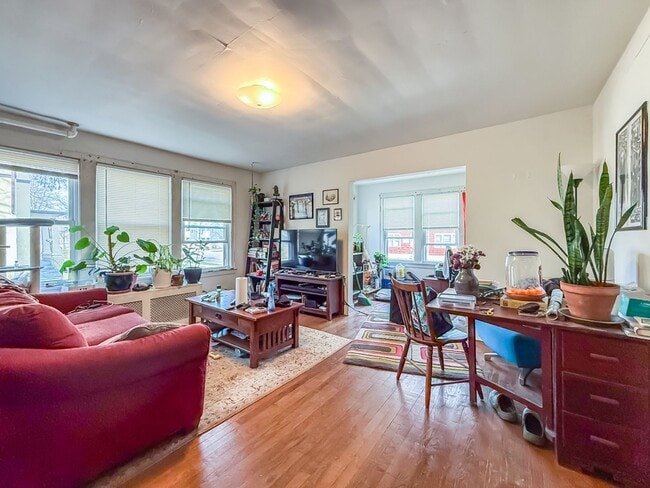 407 W Green St in Urbana, IL - Building Photo - Building Photo