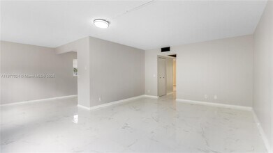 251 SW 132nd Way in Pembroke Pines, FL - Building Photo - Building Photo