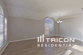 521 Spicewood Dr in Desoto, TX - Building Photo - Building Photo