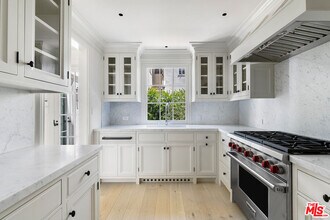 152 S Camden Dr in Beverly Hills, CA - Building Photo - Building Photo